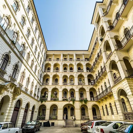 Opera Luxury Appartamento *
