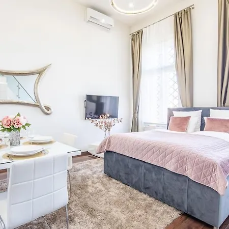 Opera Luxury * Budapest