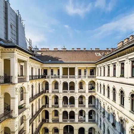Opera Luxury Apartment Budapest