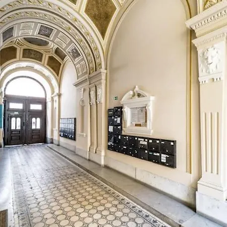 Opera Luxury Budapest